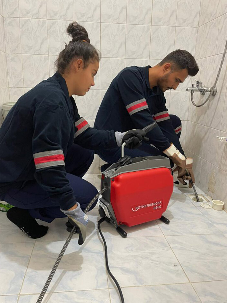 Su tesisatında yaşanan tüm sorunlara güvenilir ve hızlı çözümler sunan Çetin Su Tesisat Servisi, modern ekipmanlarıyla müşterilerinin yanında olmaya devam ediyor.